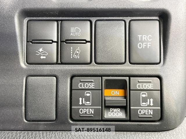 Toyota VOXY 2021-07 8220096-4