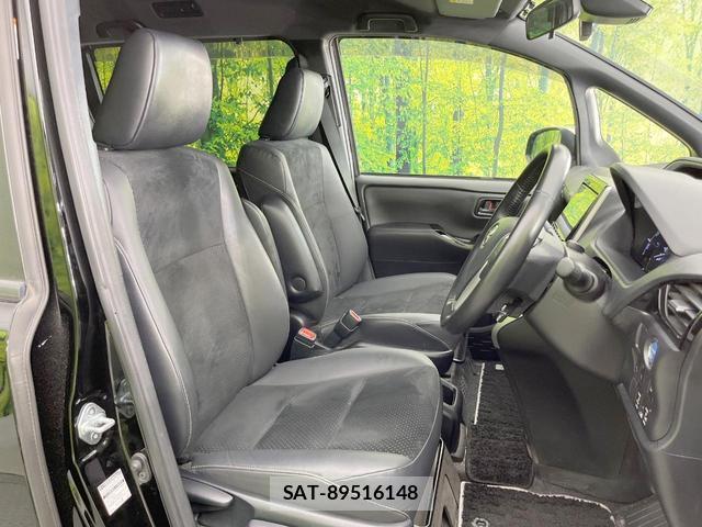 Toyota VOXY 2021-07 8220096-7