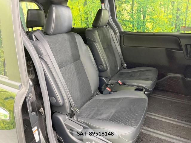 Toyota VOXY 2021-07 8220096-8