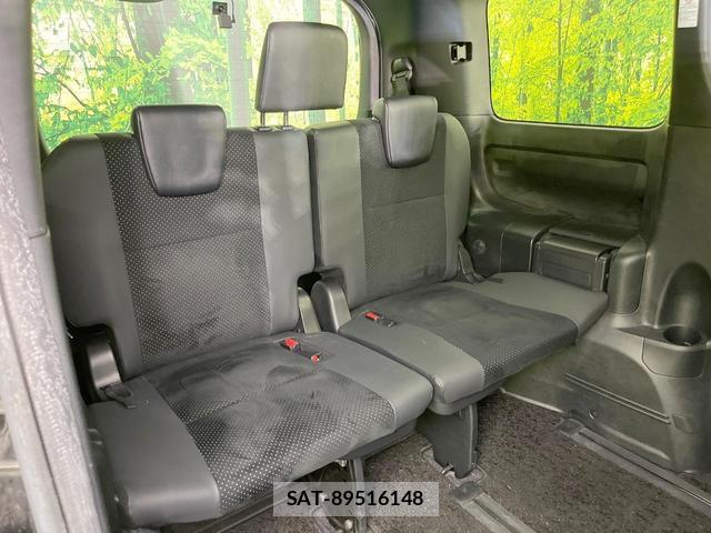 Toyota VOXY 2021-07 8220096-9