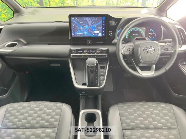 Toyota VOXY 2024-07 8220118-1