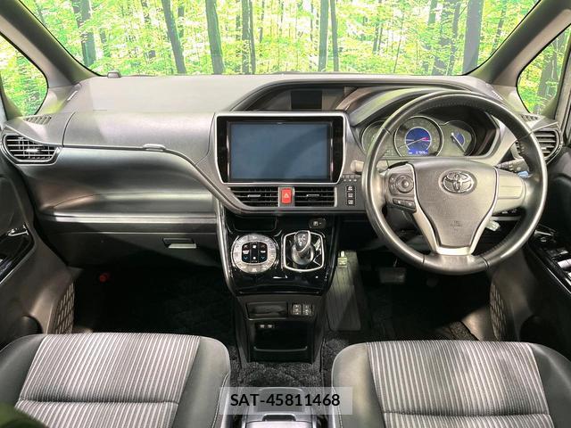 Toyota VOXY 2017-11 8220172-1