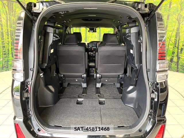 Toyota VOXY 2017-11 8220172-10