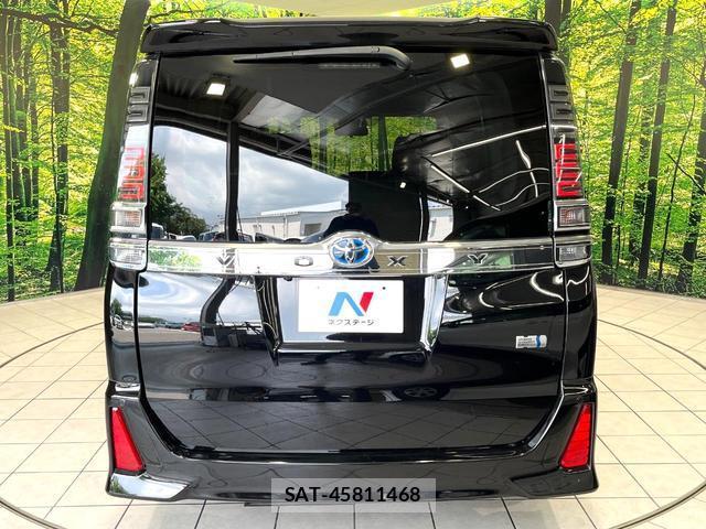Toyota VOXY 2017-11 8220172-15