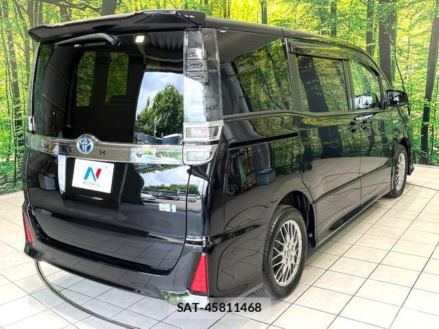 Toyota VOXY 2017-11 8220172-16