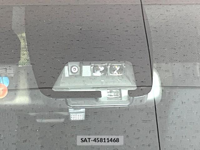 Toyota VOXY 2017-11 8220172-5