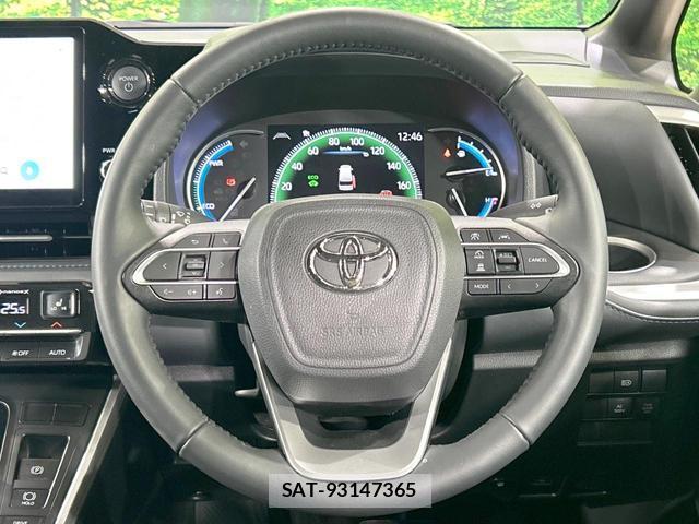 Toyota VOXY 2023-10 8220272-11