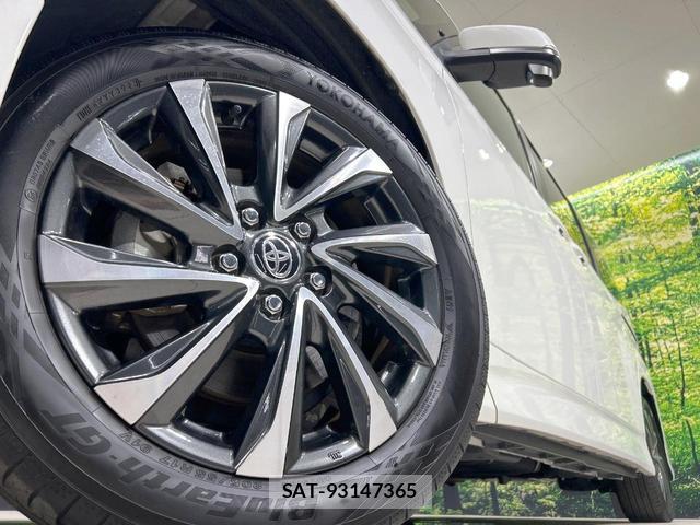 Toyota VOXY 2023-10 8220272-13