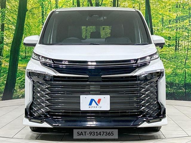 Toyota VOXY 2023-10 8220272-14