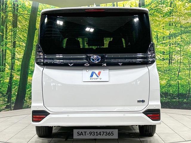 Toyota VOXY 2023-10 8220272-15