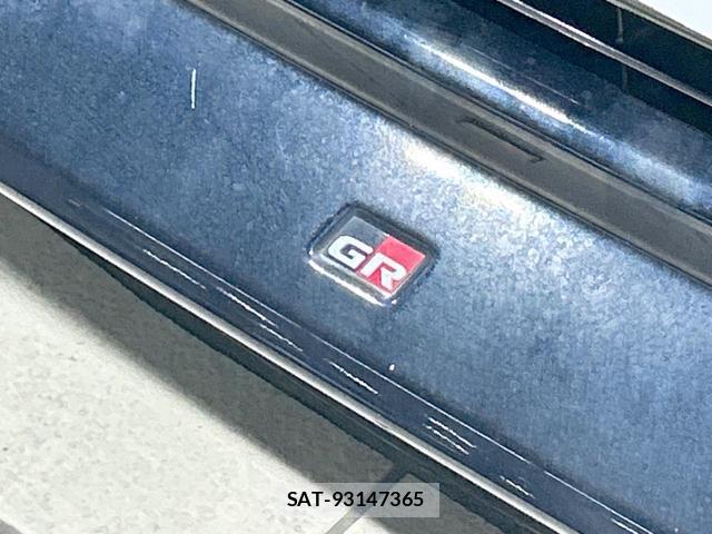 Toyota VOXY 2023-10 8220272-2
