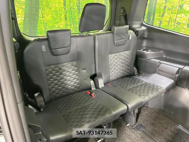 Toyota VOXY 2023-10 8220272-9
