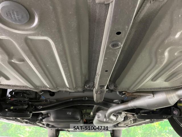 Toyota VOXY 2023-03 8220324-18