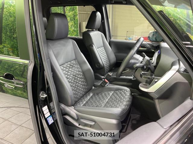 Toyota VOXY 2023-03 8220324-6