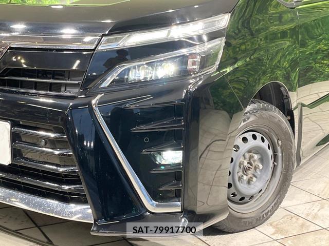 Toyota VOXY 2020-03 8220333-12