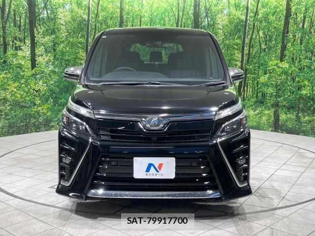 Toyota VOXY 2020-03 8220333-14