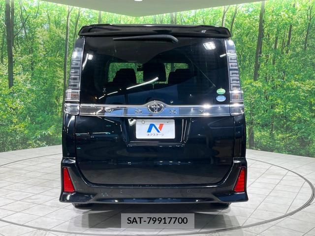 Toyota VOXY 2020-03 8220333-15