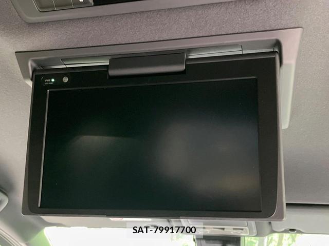 Toyota VOXY 2020-03 8220333-2