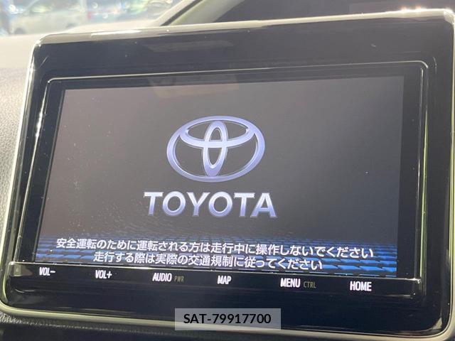Toyota VOXY 2020-03 8220333-3