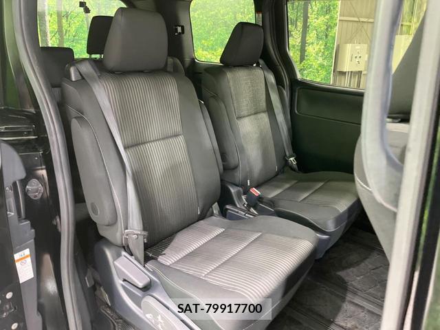 Toyota VOXY 2020-03 8220333-8