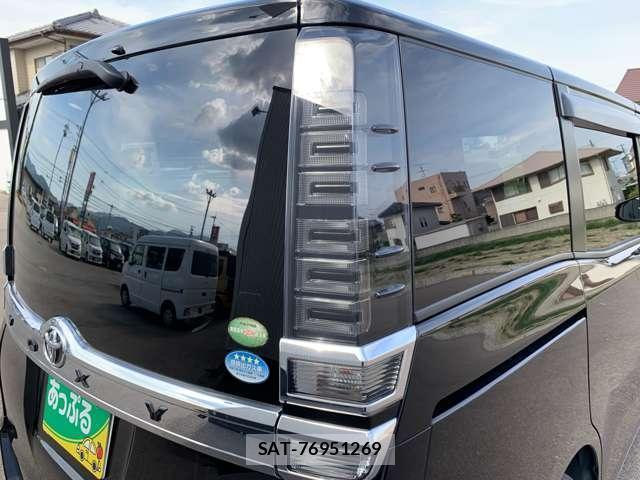Toyota VOXY 2018-07 8220337-14