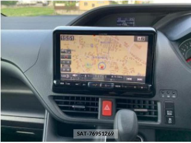 Toyota VOXY 2018-07 8220337-18