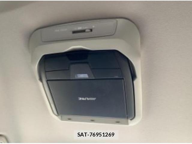 Toyota VOXY 2018-07 8220337-19