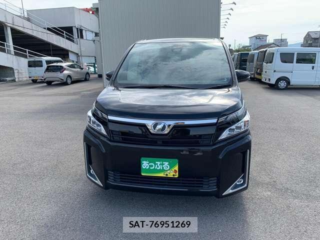 Toyota VOXY 2018-07 8220337-3