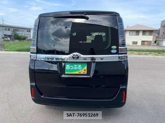 Toyota VOXY 2018-07 8220337-7