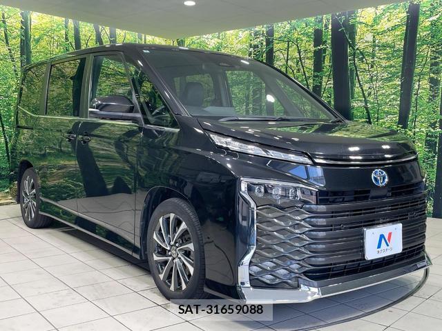 Toyota VOXY 2022-03 8220415-16