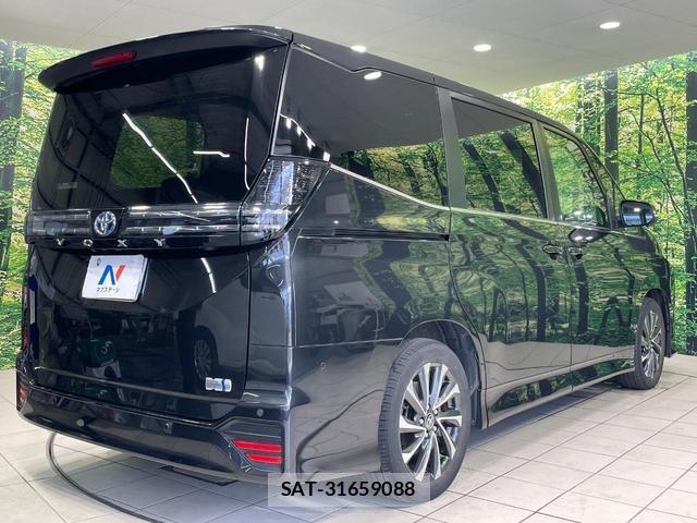 Toyota VOXY 2022-03 8220415-17