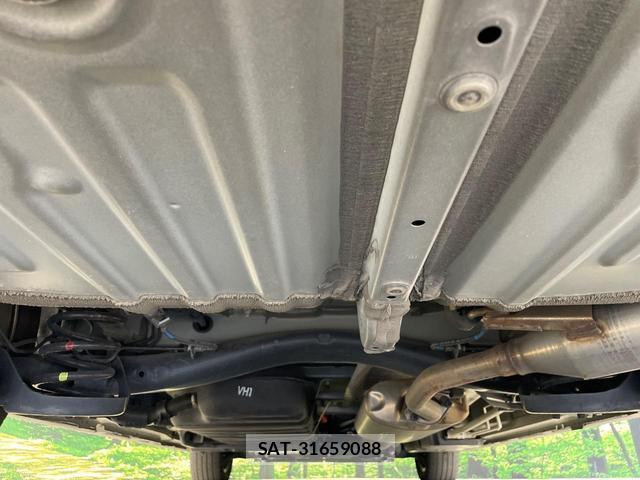 Toyota VOXY 2022-03 8220415-19