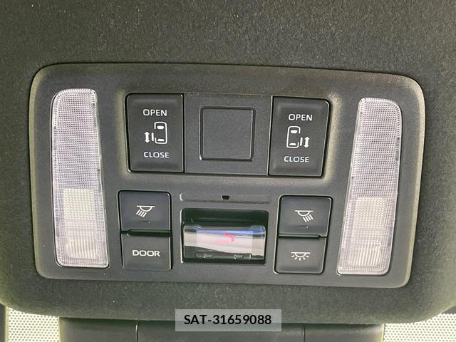 Toyota VOXY 2022-03 8220415-2
