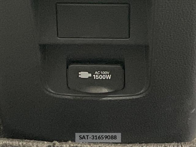Toyota VOXY 2022-03 8220415-5