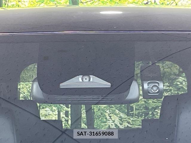 Toyota VOXY 2022-03 8220415-6