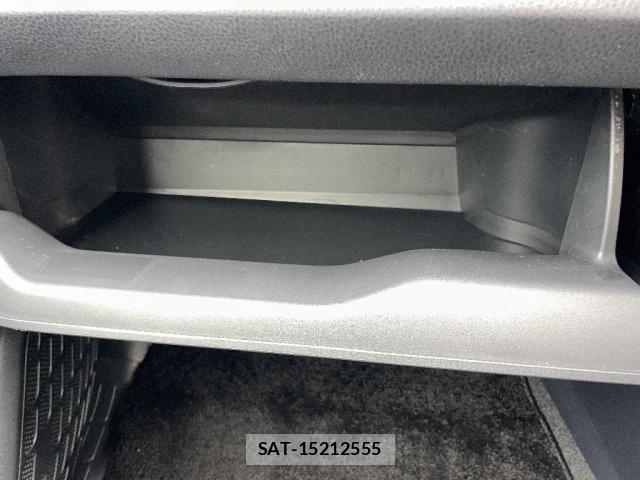 Toyota VOXY 2014-05 8220454-15