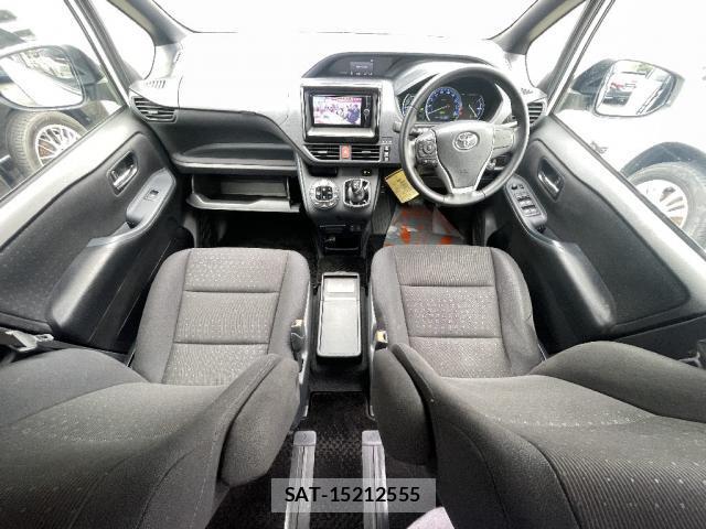 Toyota VOXY 2014-05 8220454-2