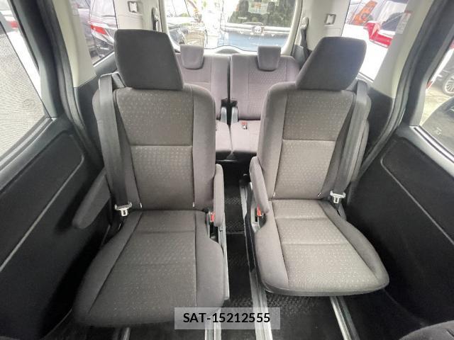 Toyota VOXY 2014-05 8220454-4