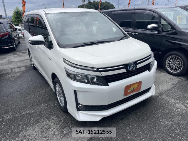 Toyota VOXY 2014-05 8220454-9