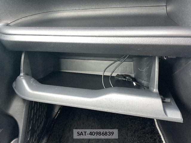 Toyota VOXY 2021-02 8220457-12