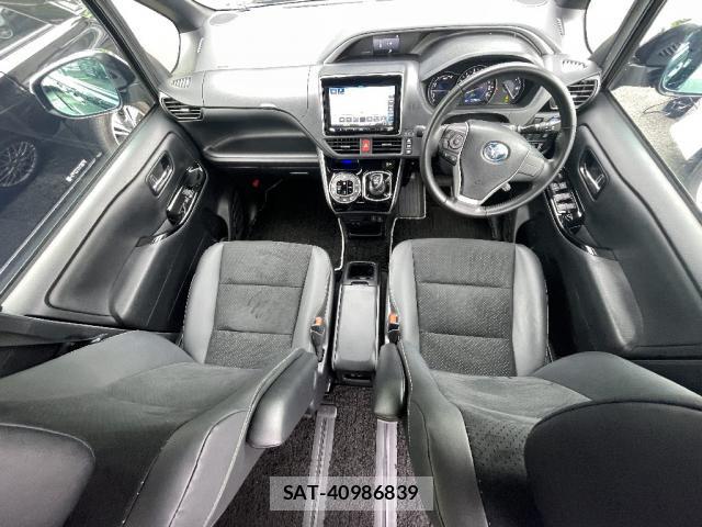 Toyota VOXY 2021-02 8220457-2