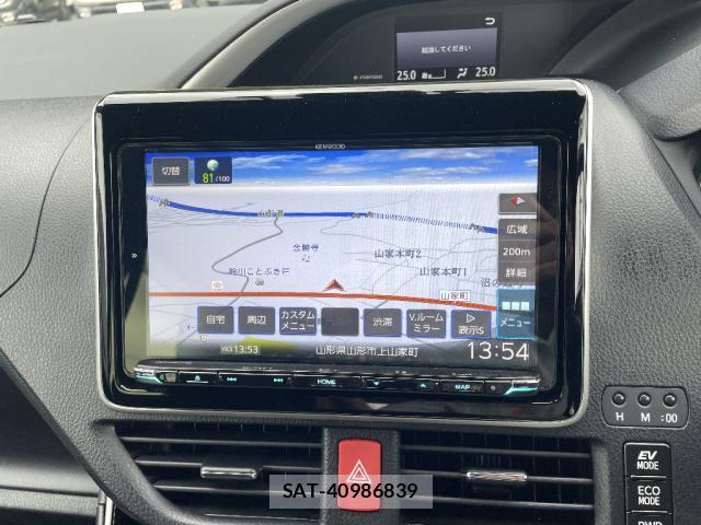 Toyota VOXY 2021-02 8220457-8