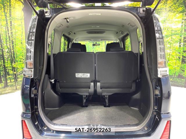 Toyota VOXY 2015-03 8220534-10