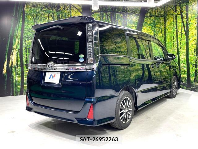 Toyota VOXY 2015-03 8220534-17