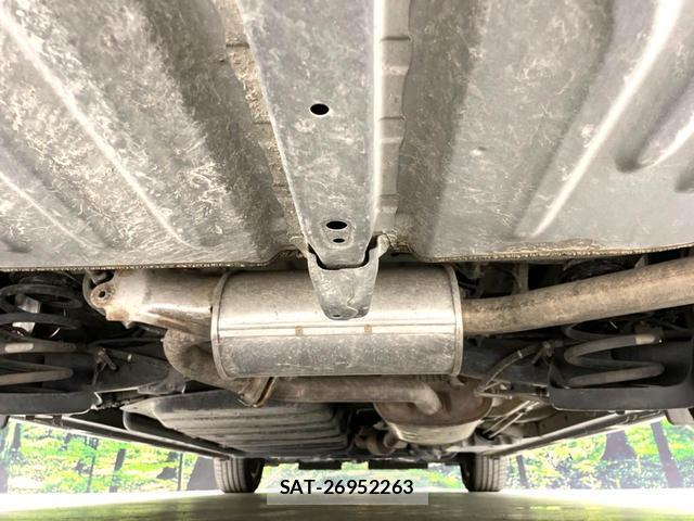 Toyota VOXY 2015-03 8220534-19