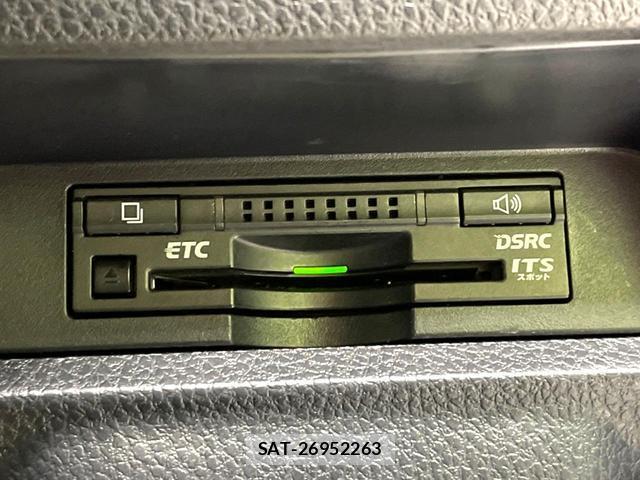 Toyota VOXY 2015-03 8220534-5