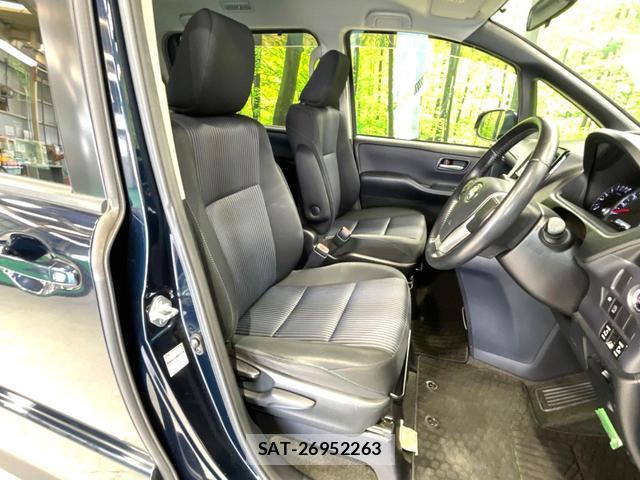 Toyota VOXY 2015-03 8220534-7
