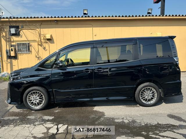 Toyota VOXY 2017-12 8220581-19