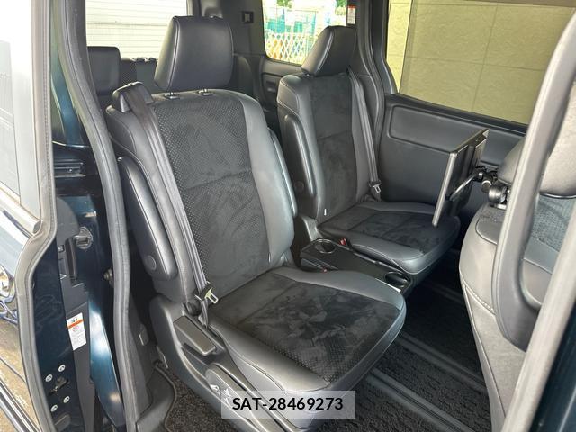 Toyota VOXY 2020-10 8220708-13