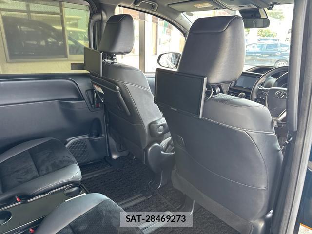 Toyota VOXY 2020-10 8220708-15